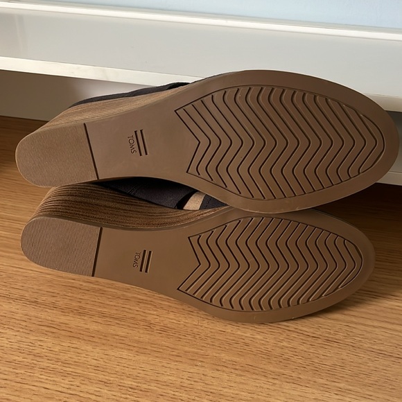 Toms Black Ankle Booties - Picture 10 of 10